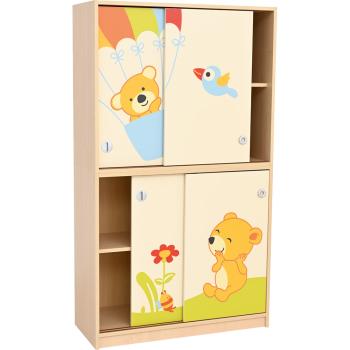 Phantasiewelt Schrank mit Bärchen auf Wiese