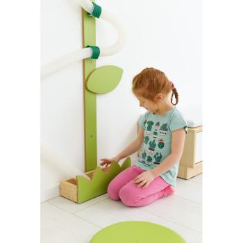 Wandapplikation mit Rohrpost, Blumenbeet