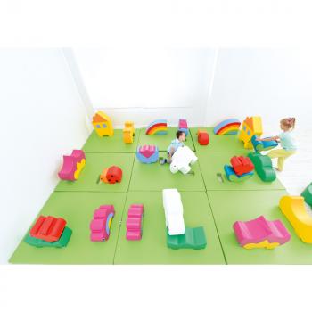 Schaumstoffmatte mit linksseitigem Ausschnitt, hellgrün