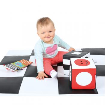 Würfel Kontraste schwarz/weiss/rot