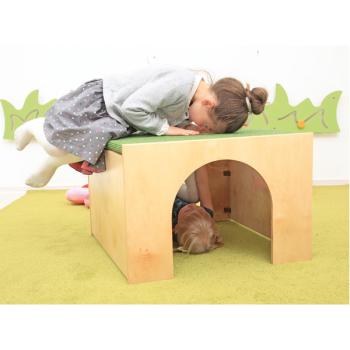 Podest mit Fenster, H 45 cm, hellgrün