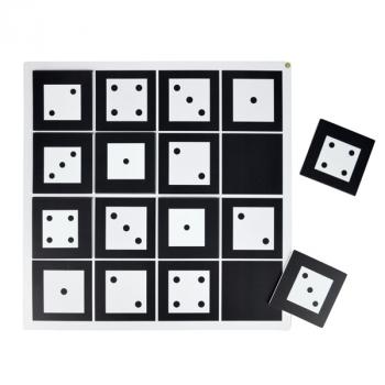 Zweiseitiges Sudoku 4 x 4 - Würfel und Zahlen