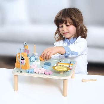 Spieltisch mit Motorikspielen