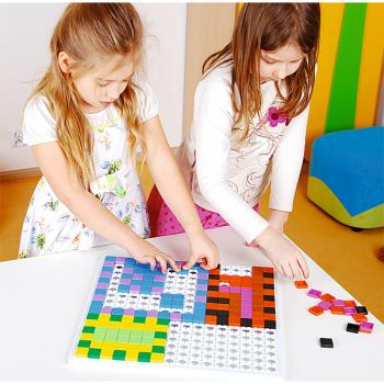 Quadrat-Mosaik-Steckspiel