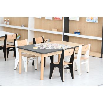 FLO Stuhl 3, SH 35 cm, schwarz