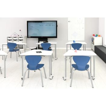 Mobilles Klassenzimmer (3) mit Schultischen Moove +