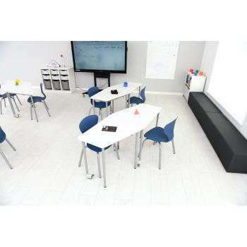 Mobilles Klassenzimmer (3) mit Schultischen Moove +