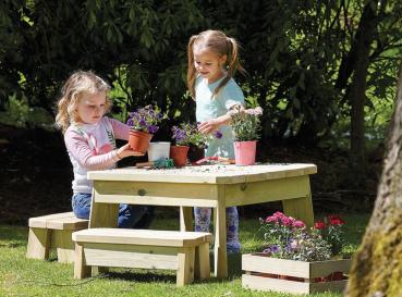 Outdoor - Tisch mit zwei Bänken