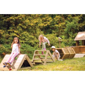 Terra Parcours - Treppe mit Einhängesteg