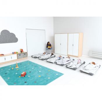 Quadro - Wäscheschrank + Schrank für 24 Kindergartenbetten - Ahorn, Türen weiss