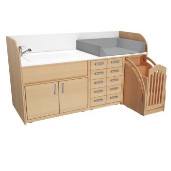 Wickelkommoden-Landschaft, T 90 cm, mit Badewanne, Treppe mit Tür