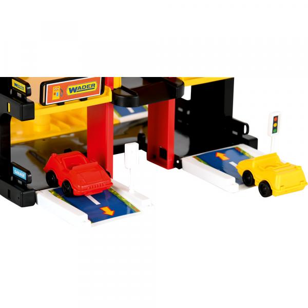 Parkhaus mit Werkstatt