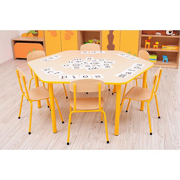 Tisch Bambino sechseckig mit gelben Kanten und Höhenverstellung H 40-58