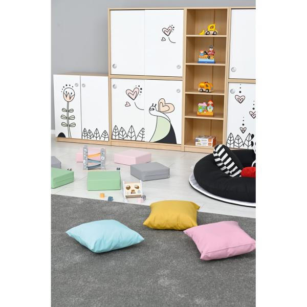 Phantasiewelt Aufsatzschrank mit Herzen