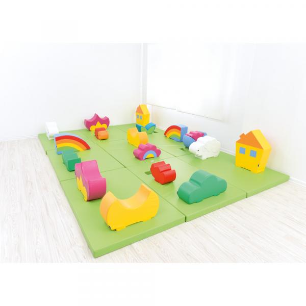 Schaumstoffmatte mit rechtsseitigem Ausschnitt, hellgrün