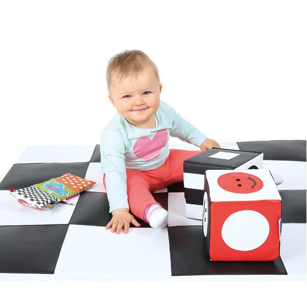 Würfel Kontraste schwarz/weiss/rot