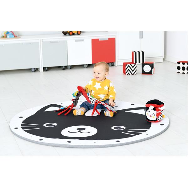 Krabbelmatte, schwarzes Kätzchen