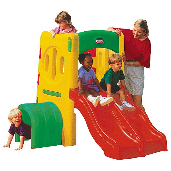 Turm mit Doppelrutsche