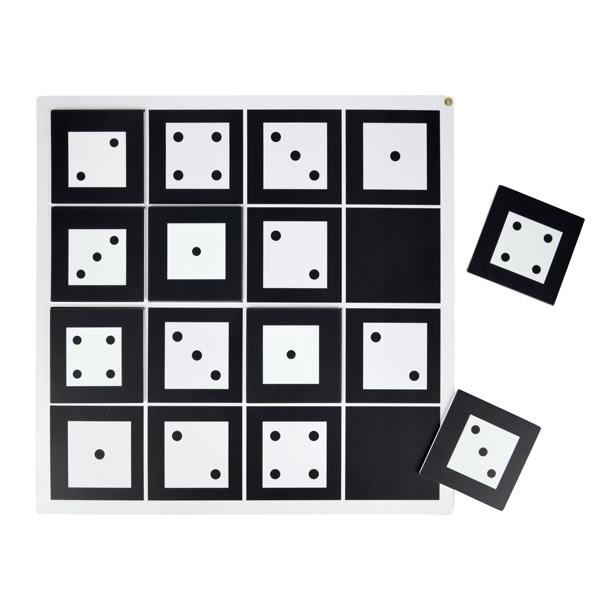 Zweiseitiges Sudoku 4 x 4 - Würfel und Zahlen