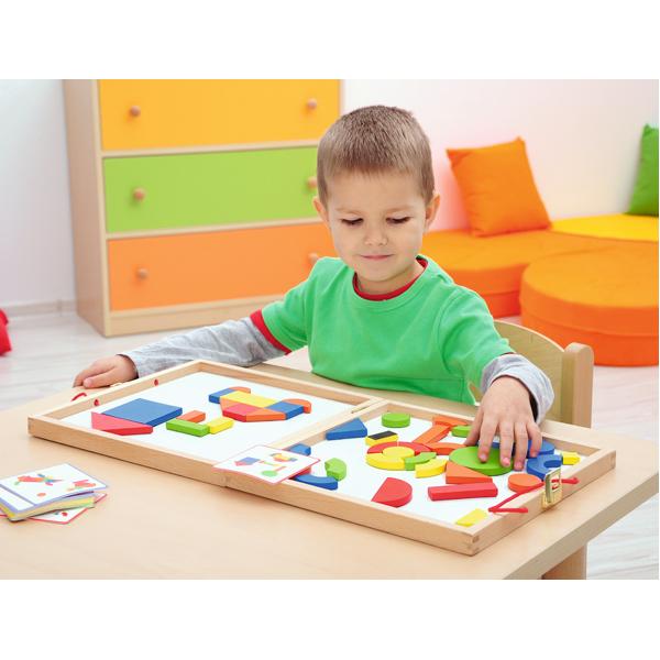 Magnetische Formen mit weisser Spielplatte