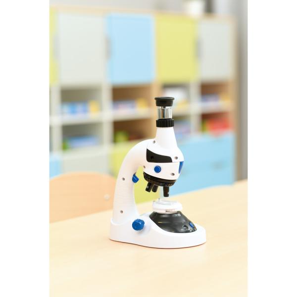 Mikroskop mit Zubehör