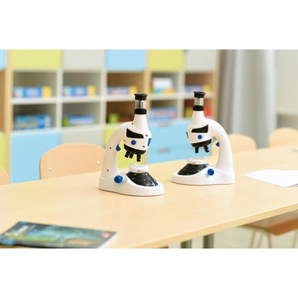 Mikroskop mit Zubehör