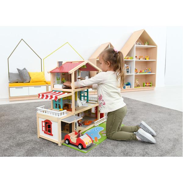 Puppenhaus mit Puppen und Ausstattung