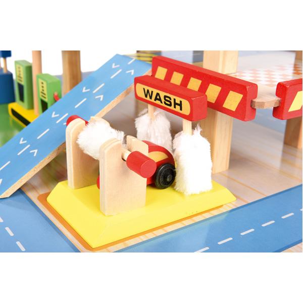 Buntes Holz-Parkhaus