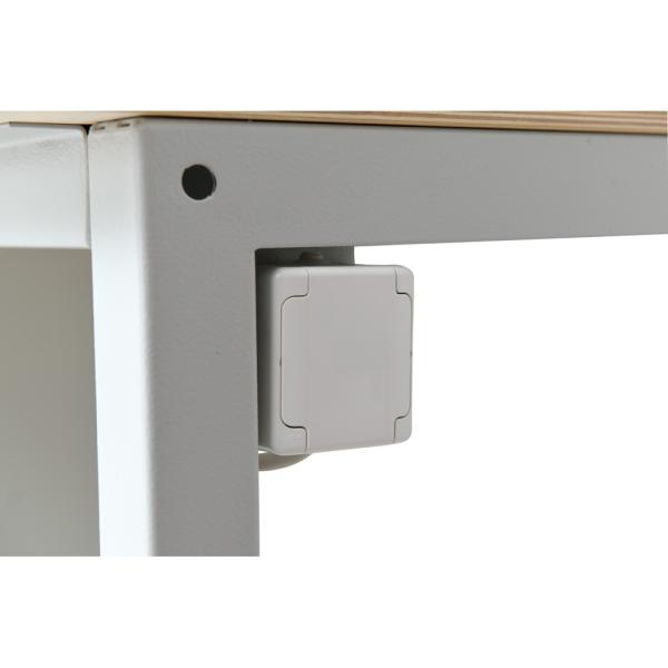 Schüler Werkbank mit Werkzeugwand