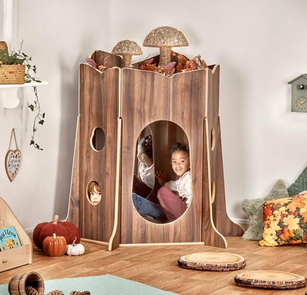 Baumstamm-Versteckhöhle