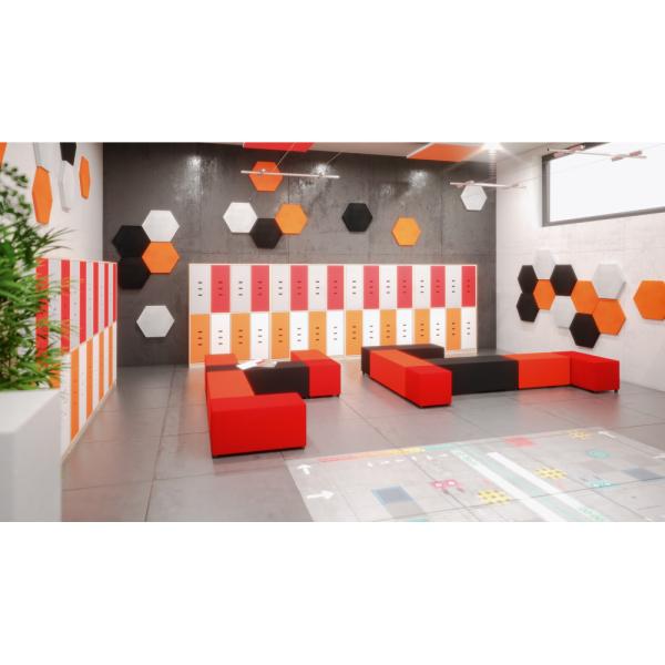 Schulkorridor mit Leseecke und Magischem Teppich