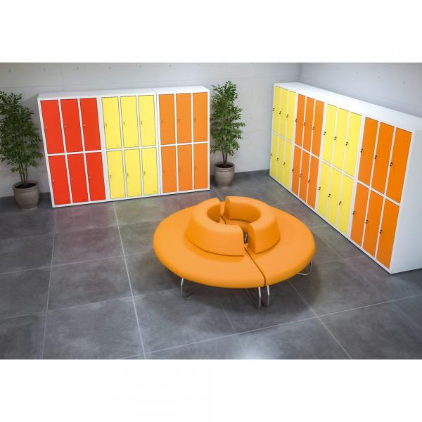 Garderobenraum mit Sitzen Flow