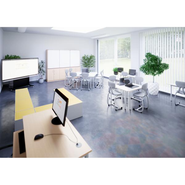 Computerarbeitsraum mit Dreieckstischen Mila